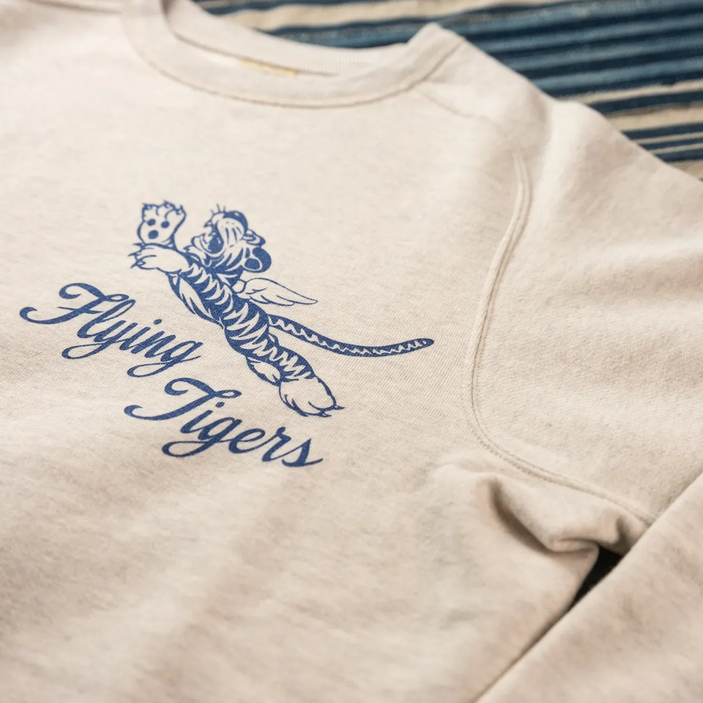 Buzz Rickson’s 13oz ‘Flying Tigers’ Freedom Sleeve Sweatshirt – Oatmeal - Image 2