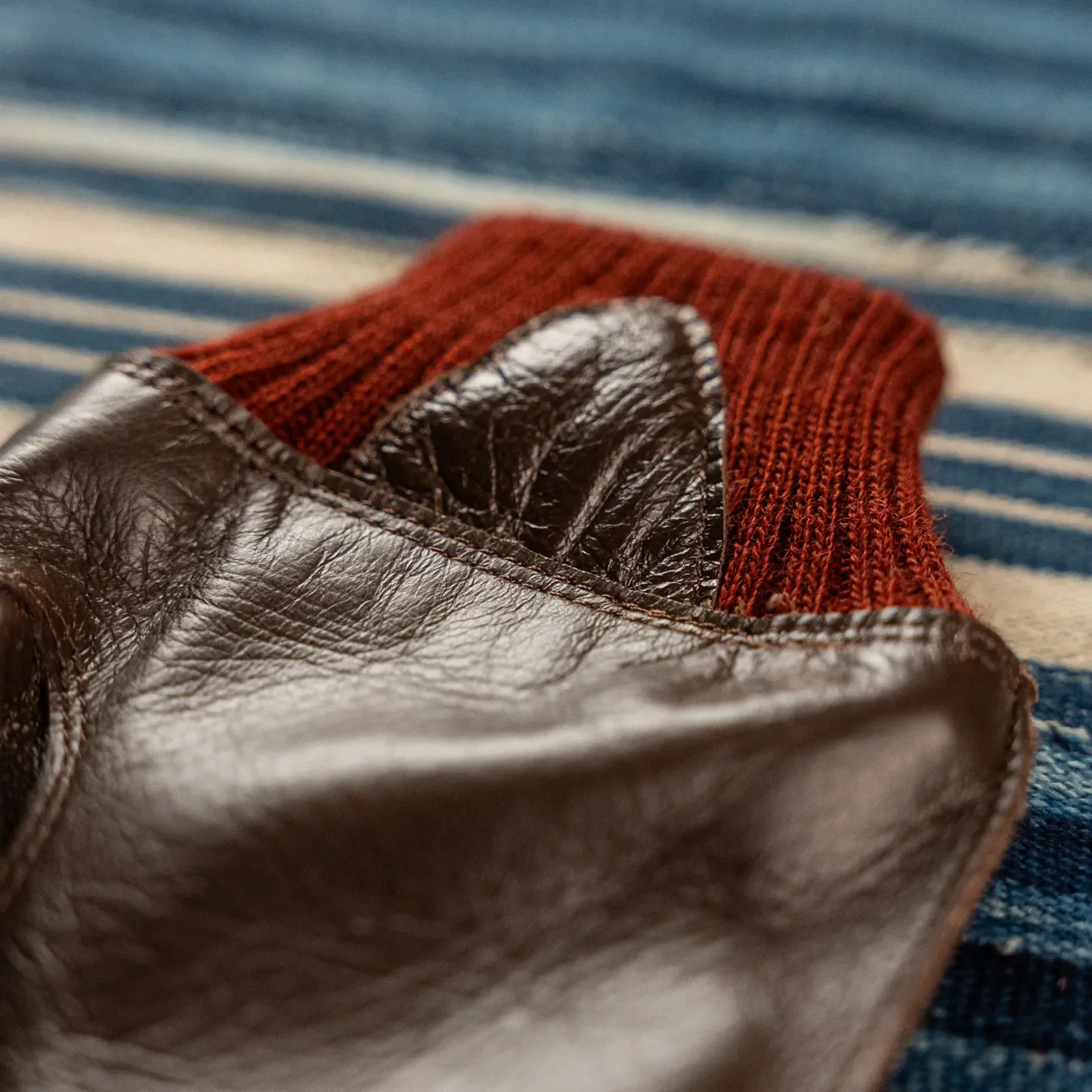 Buzz Rickson’s Type A-10 ‘Flying Winter’ Gloves – Horsehide / Seal-Brown - Image 3