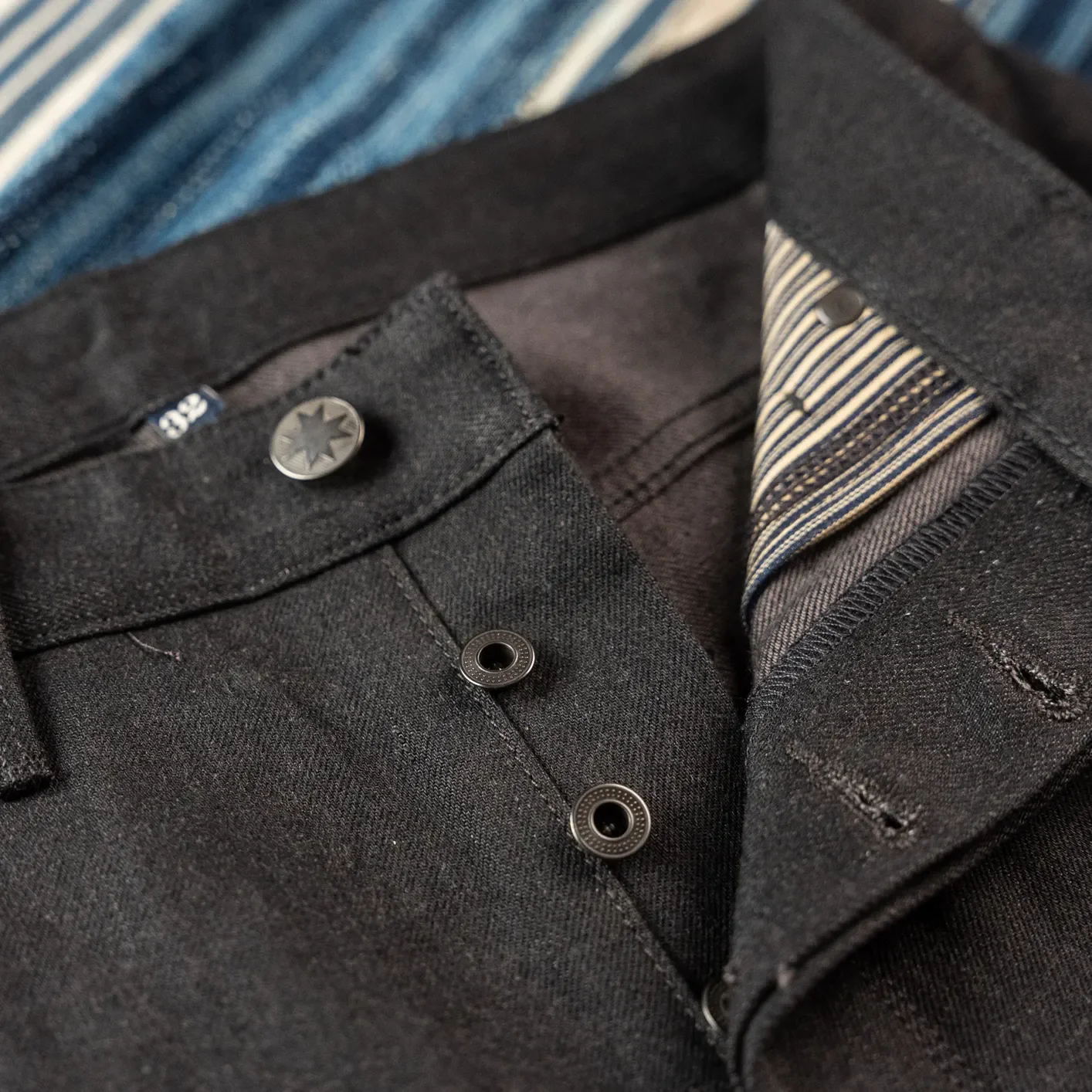 Freenote Cloth 'Modesto' 14.25oz Yoshiwa Selvedge Jeans – Black x Grey / Wide Straight - Image 4