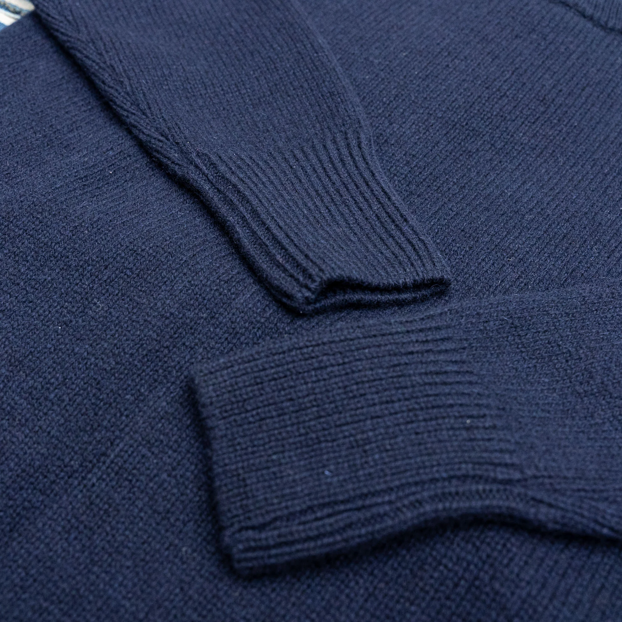 Merz b. Schwanen Merino x Cashmere Crewneck Sweater – Dark Navy / LOCC01 - Image 3