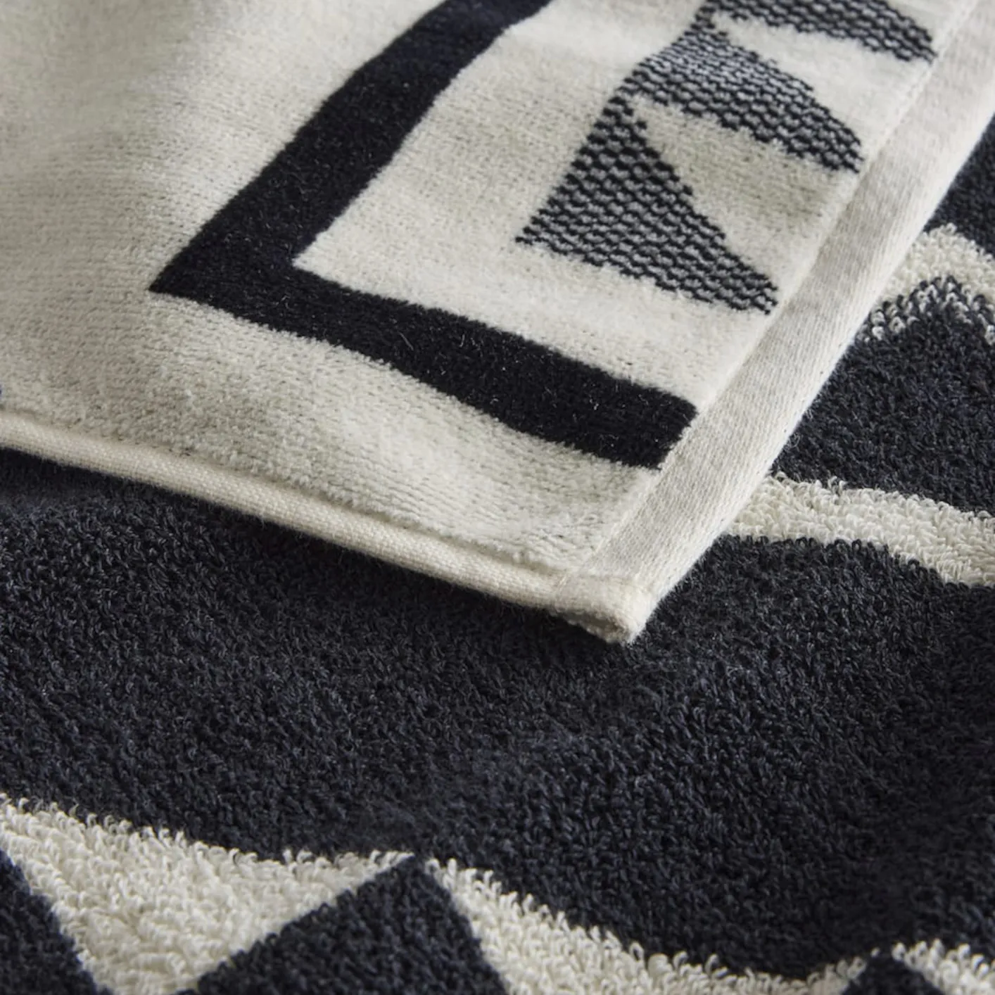 Pendleton Oversized Jacquard Beach Towel – Oxbow - Image 3